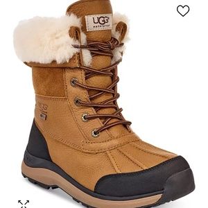 Women’s UGG Snow Boots size 7